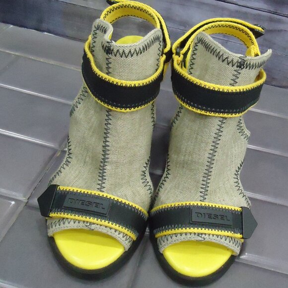 NWOT. SIZE 38. Diesel open toe wedge heel sandals. - Picture 2 of 16